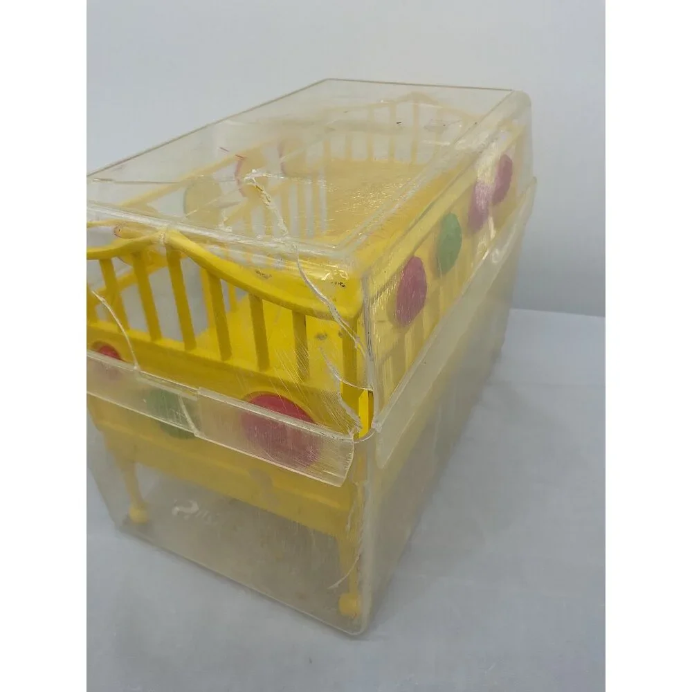 vintage 1960s Topper Deluxe Reading Suzy Cute doll crib